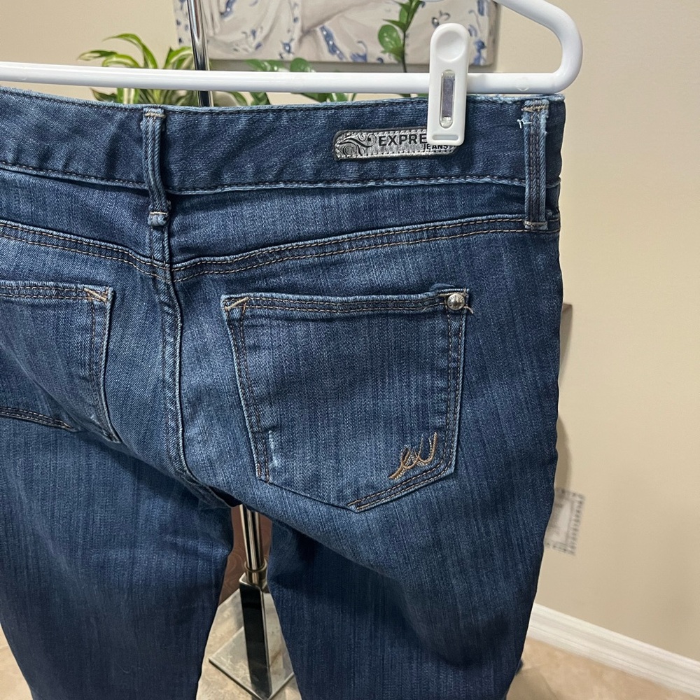 Express Low Rise Jeans - 2 - Picture 4 of 8
